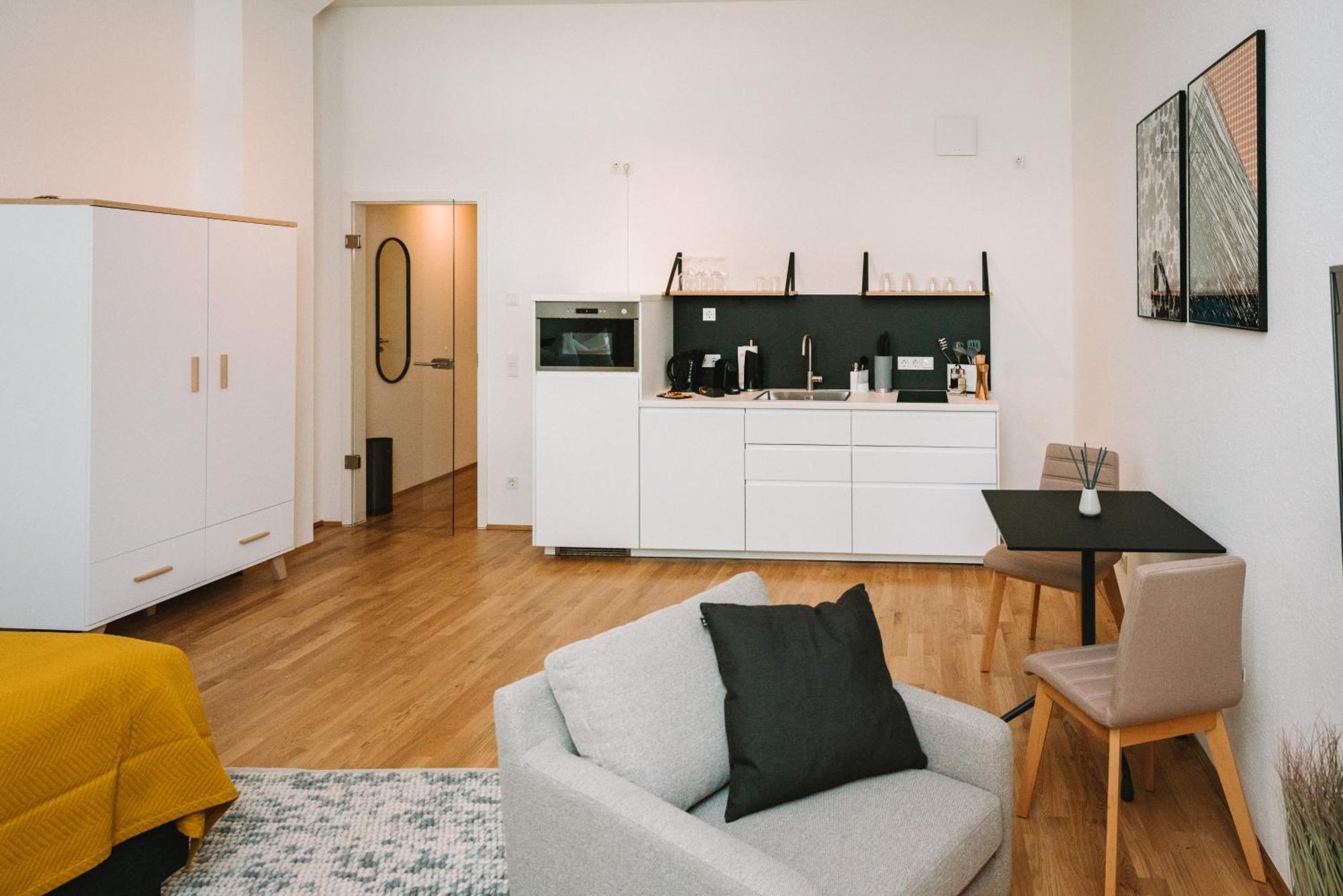 Johannesstr 160c Apartment *